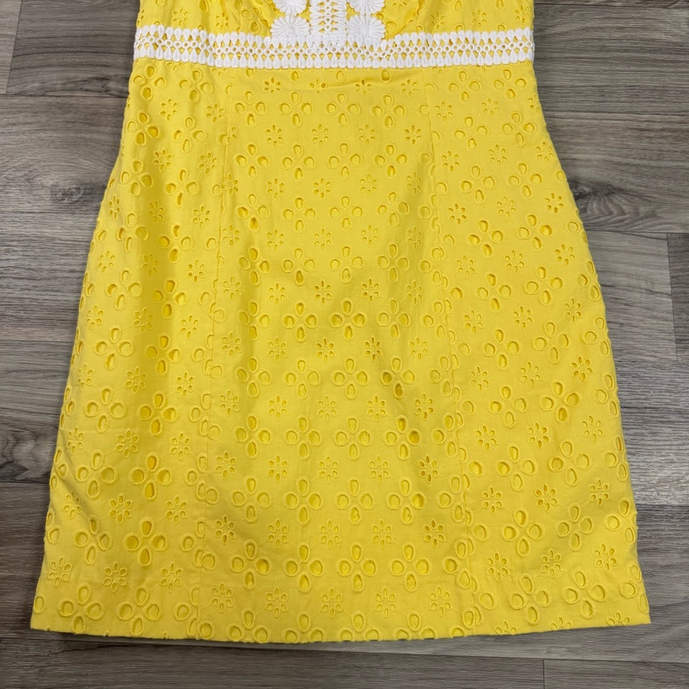 Lilly Pulitzer Railee Shift Dress in St. Tropez Yellow Floral Cross Eyelet Sz 6 - Picture 3 of 8